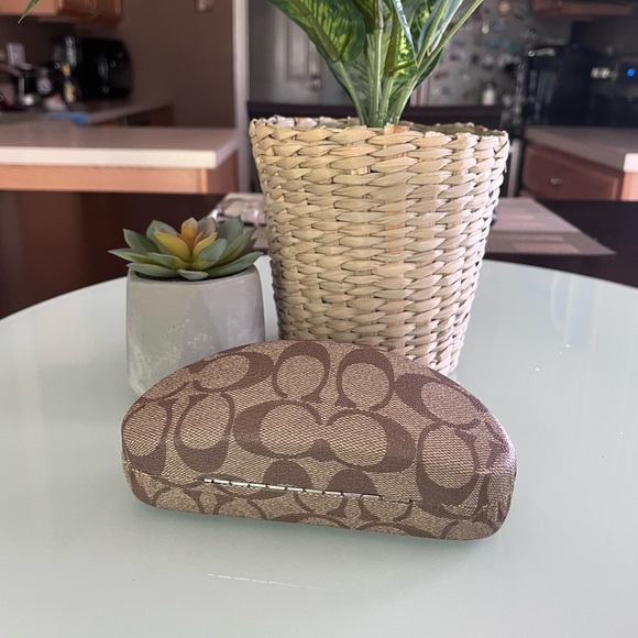 💗Coach Sunglasses Case 💗 - Picture 5 of 9